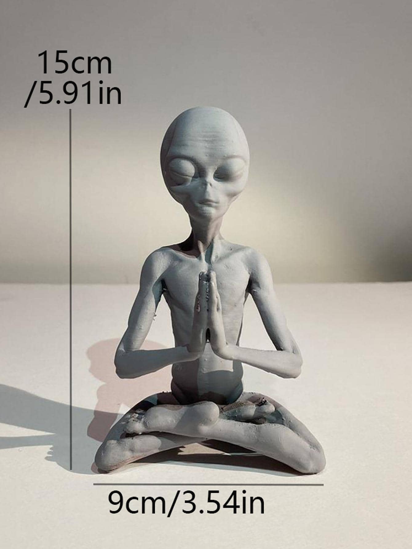 Meditation Alien Statue Resin Artwork Sculpture Buddha Meditation Alien Yoga Statue Art Decoration for Home or Office Garden Ornament, Alien Design Gardening Lawn Ornament For Outdoor