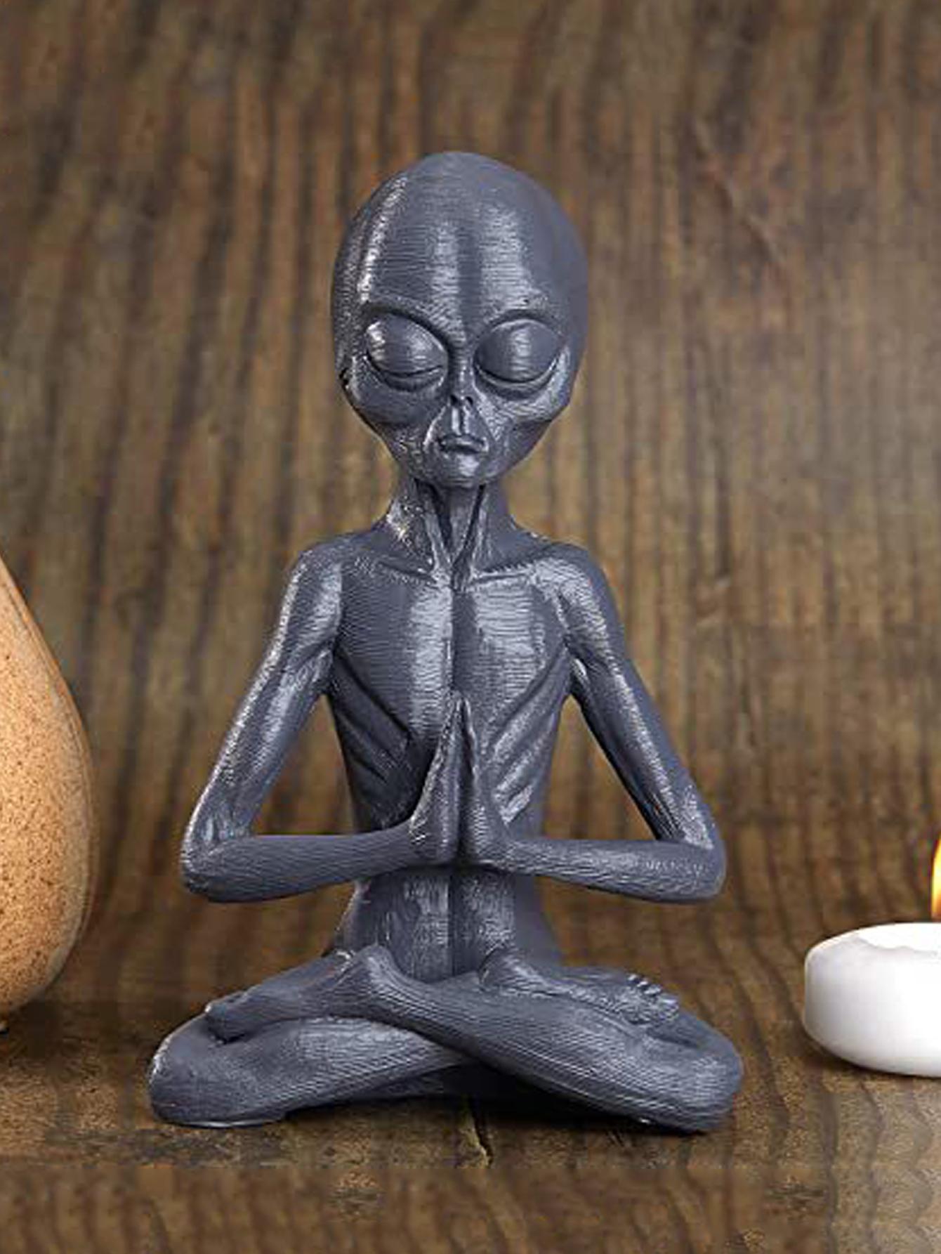 Meditation Alien Statue Resin Artwork Sculpture Buddha Meditation Alien Yoga Statue Art Decoration for Home or Office Garden Ornament, Alien Design Gardening Lawn Ornament For Outdoor